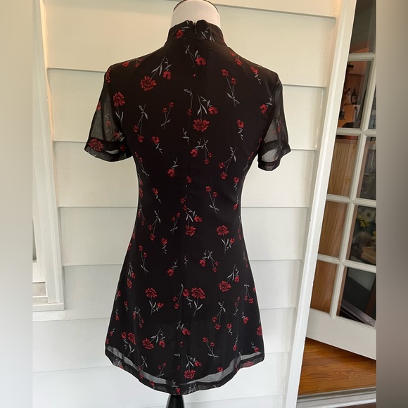 BB Dakota mini dress with mock turtleneck -Size 4. Black with red flowers - Picture 5 of 5